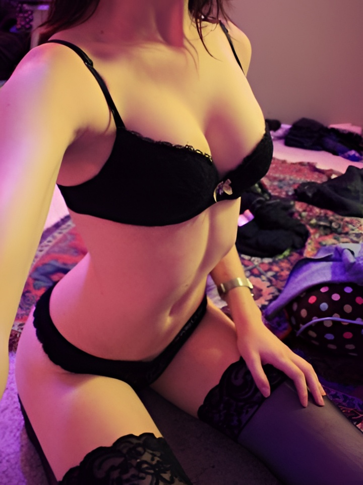 Бронислава привлекальеная девушка из Качканара цена от 2000 руб