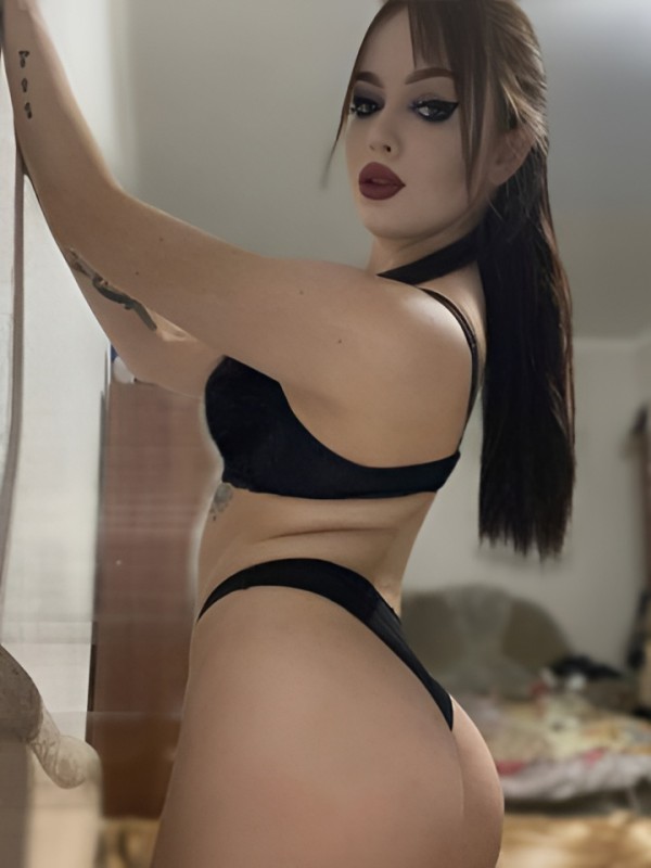 Эмиля привлекательная девушка из Качканара цена от 10000 руб