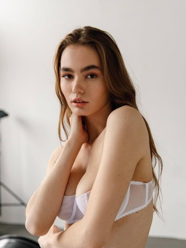 Маринка привлекательная девушка из Качканара цена от 6000 руб